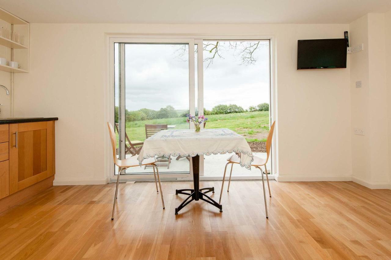 The Wild Atlantic Hideaway Apartment Clonakilty Exterior photo